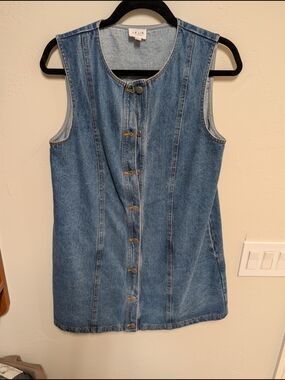 Sleeveless Button-Front Denim Shift Mini Dress in Medium Blue